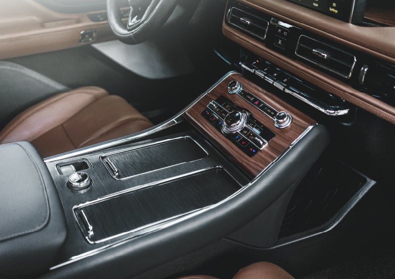 The front center console of a 2024 Lincoln Aviator® SUV is shown | Kindle Lincoln in Cape May Court House NJ